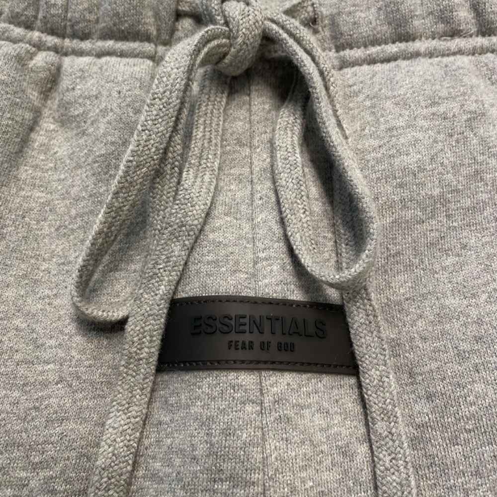 Fear of God Essentials sweatpants - Picture 2 of 3